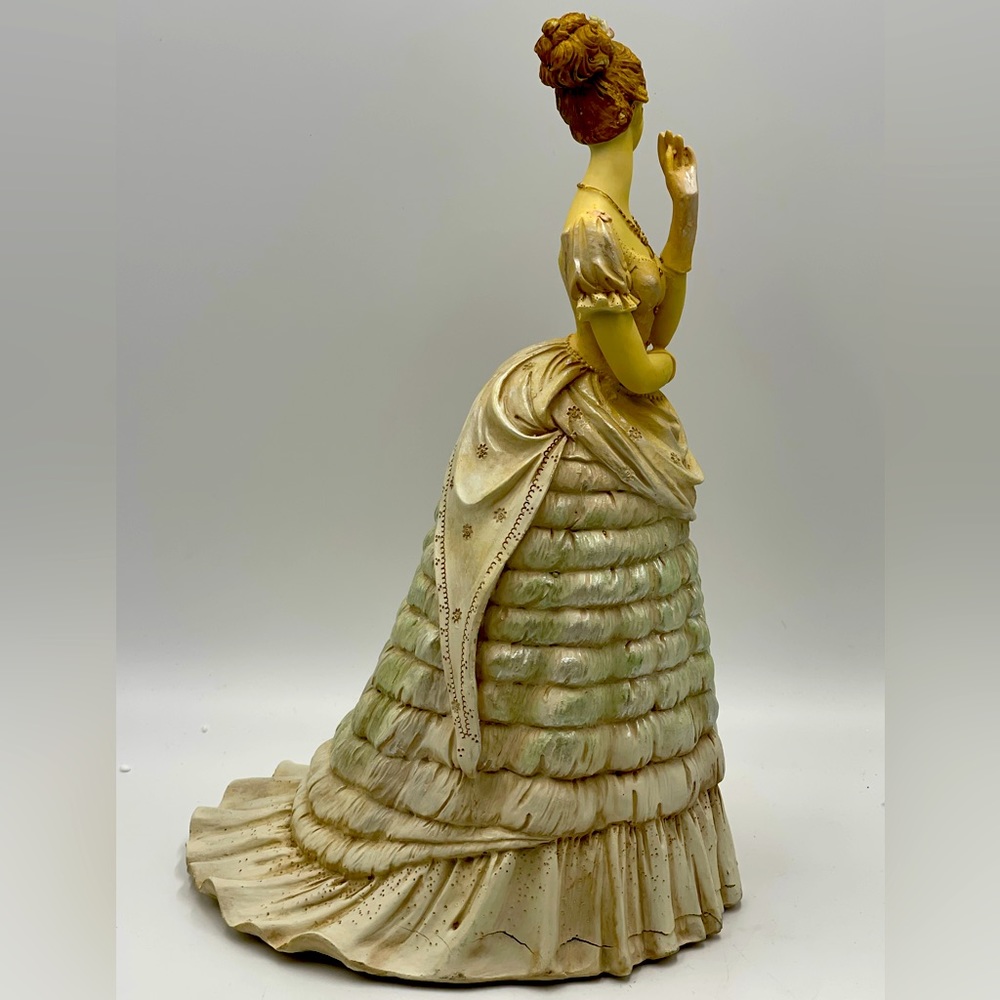 Rare Vintage 12” Resin Victorian Lady Southern Belle Detailed Collectible Statue - Picture 8 of 16